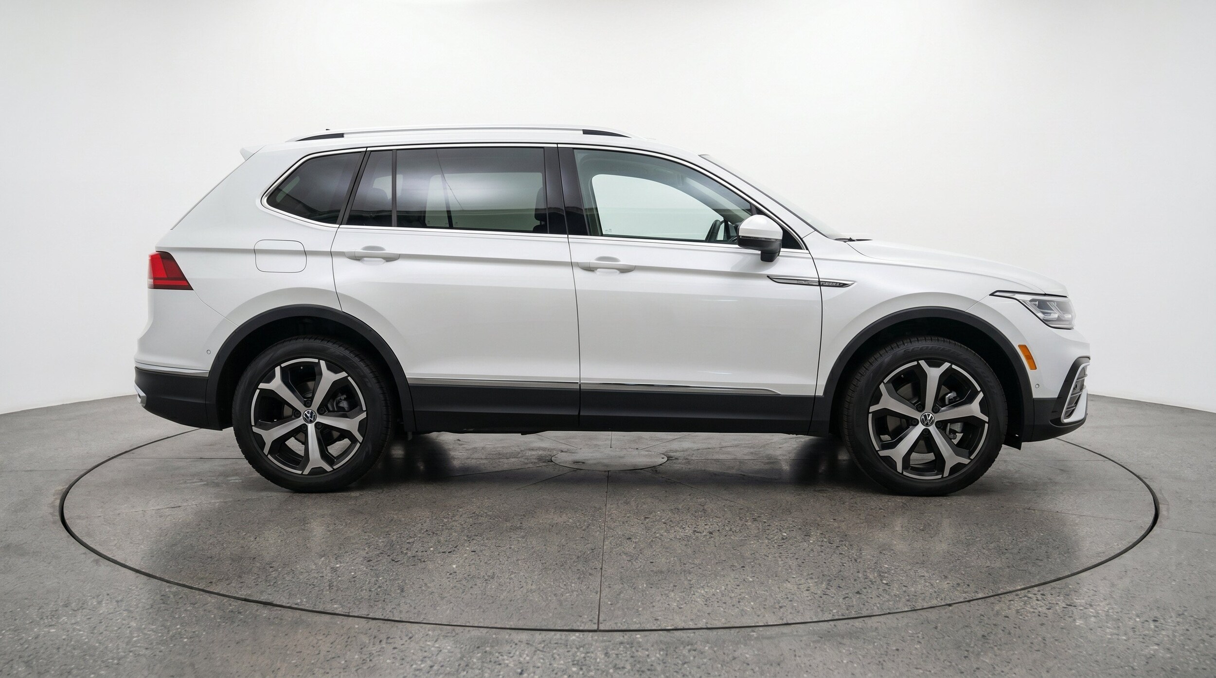 Thumbnail: 2026 Volkswagen Tiguan - 11