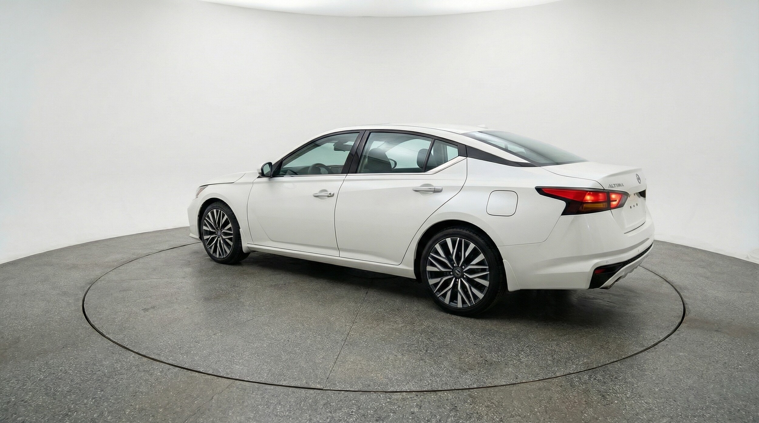 Thumbnail: 2025 Nissan Altima - 5