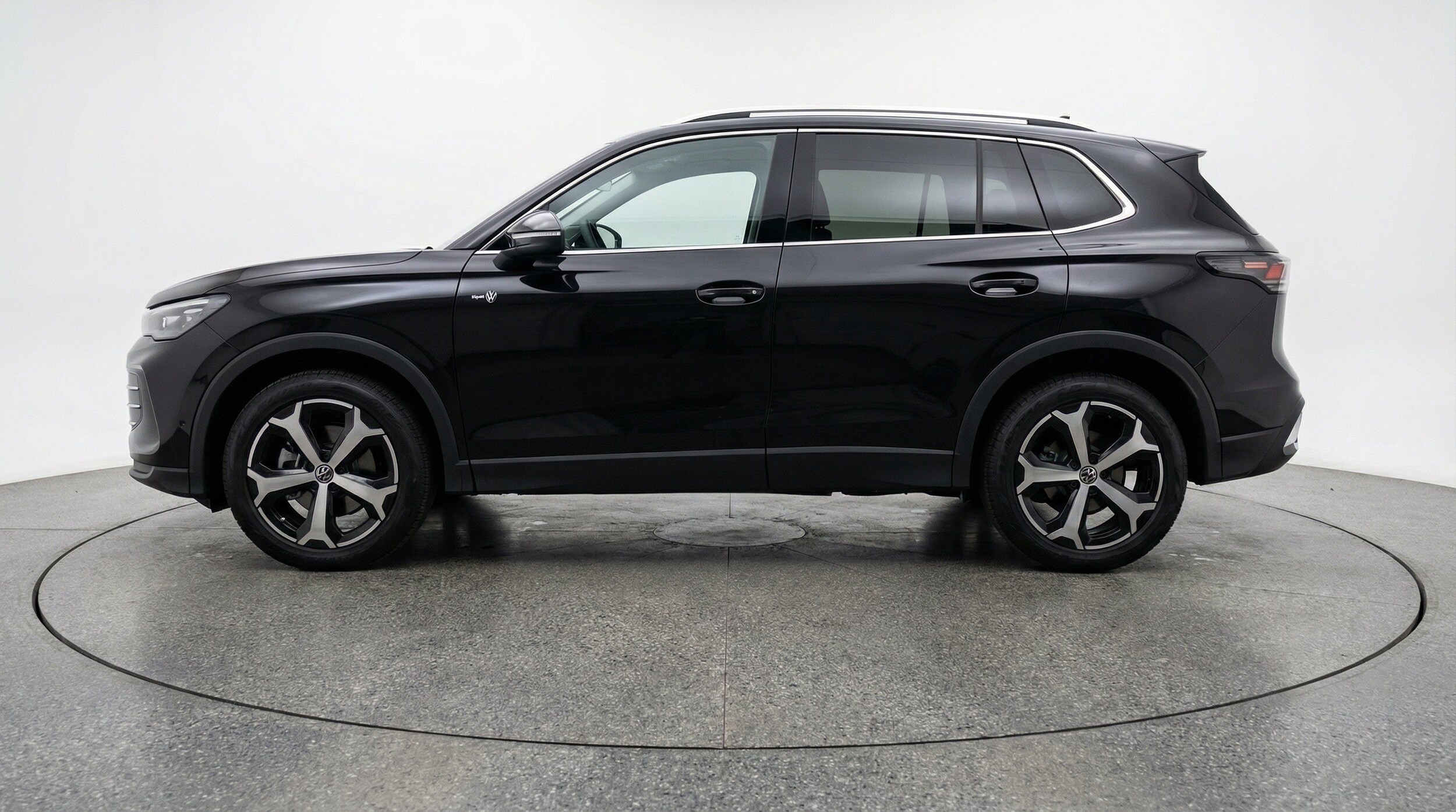 Thumbnail: 2026 Volkswagen Tiguan - 5