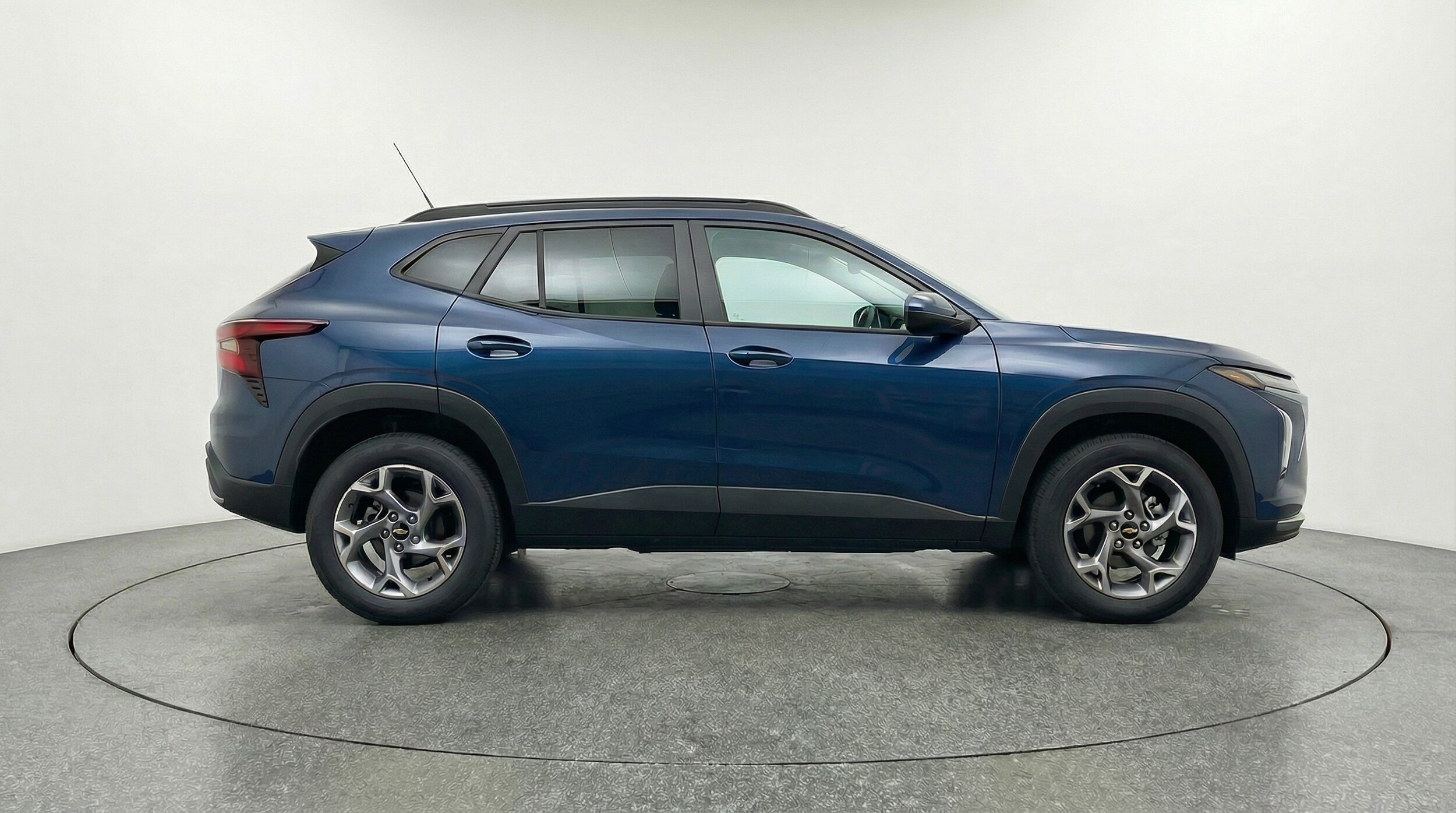 Thumbnail: 2025 Chevrolet Trax - 8