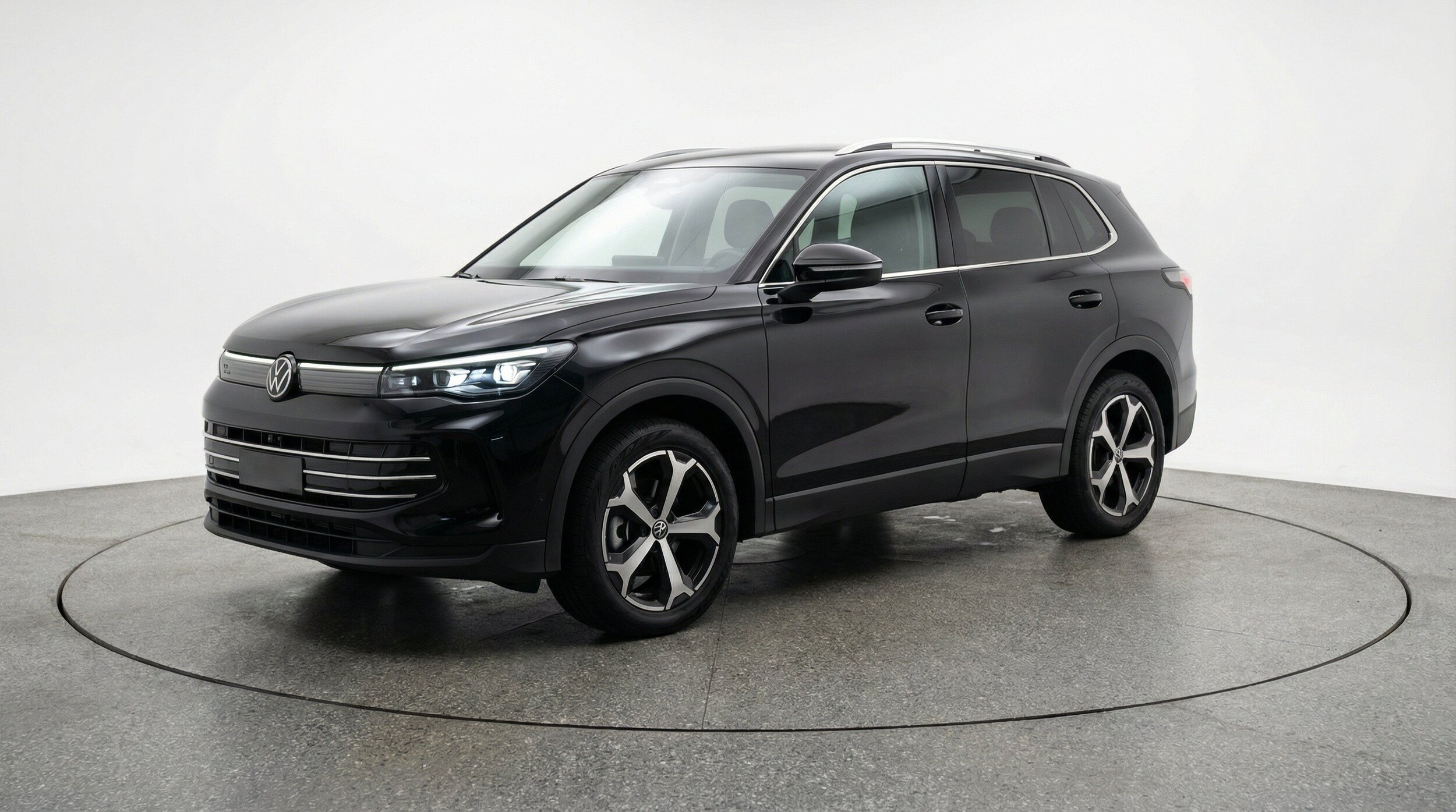 Thumbnail: 2026 Volkswagen Tiguan - 3
