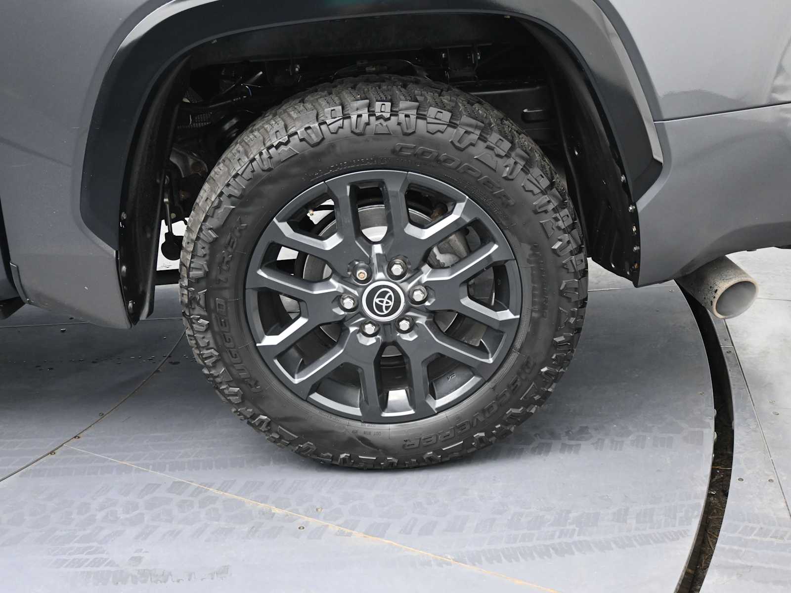 2023 Toyota Tundra Platinum photo 4