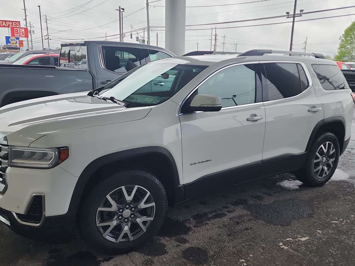2022 GMC Acadia SLE AWD's photo