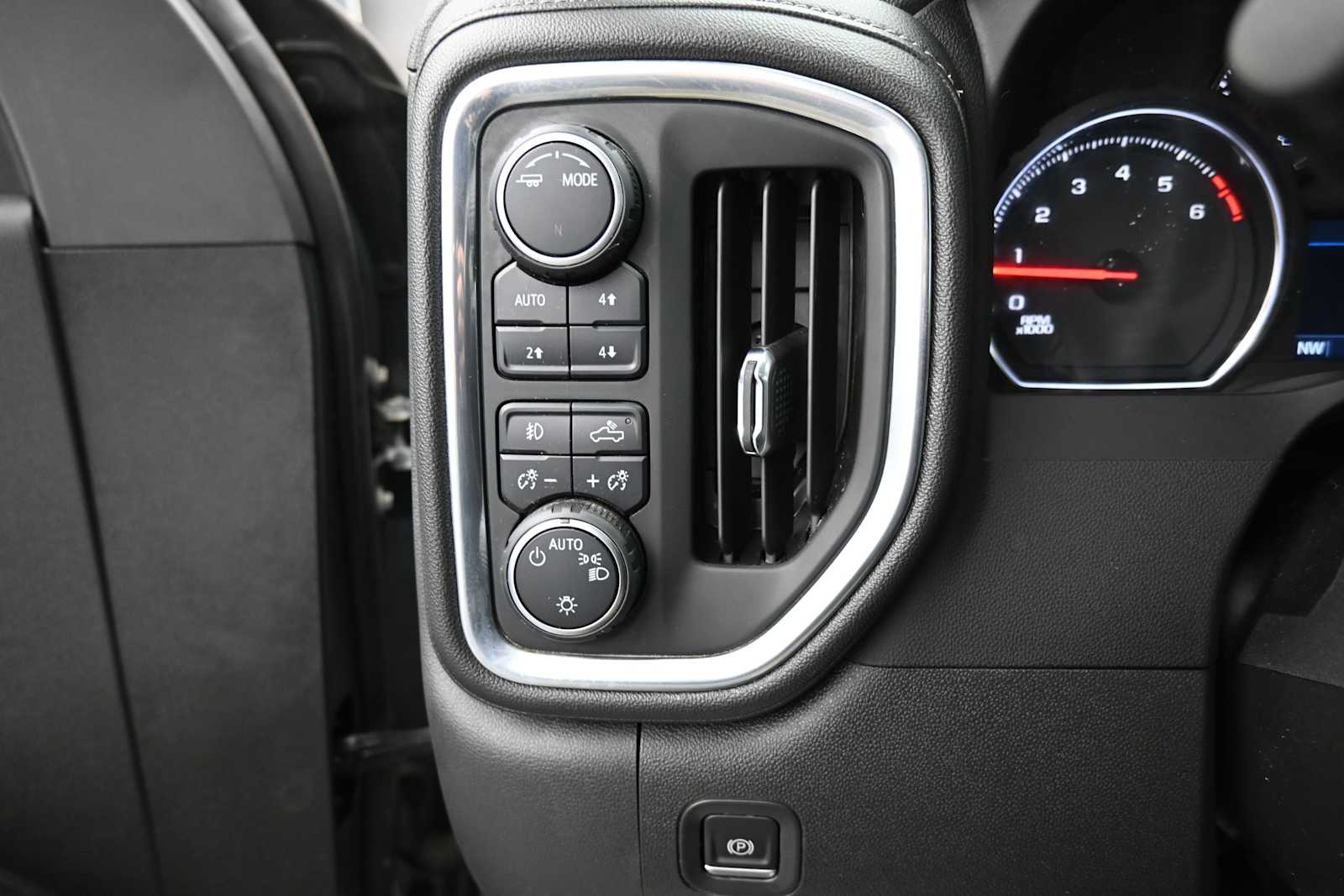 2022 Chevrolet Silverado 1500 Limited RST - Photo 10