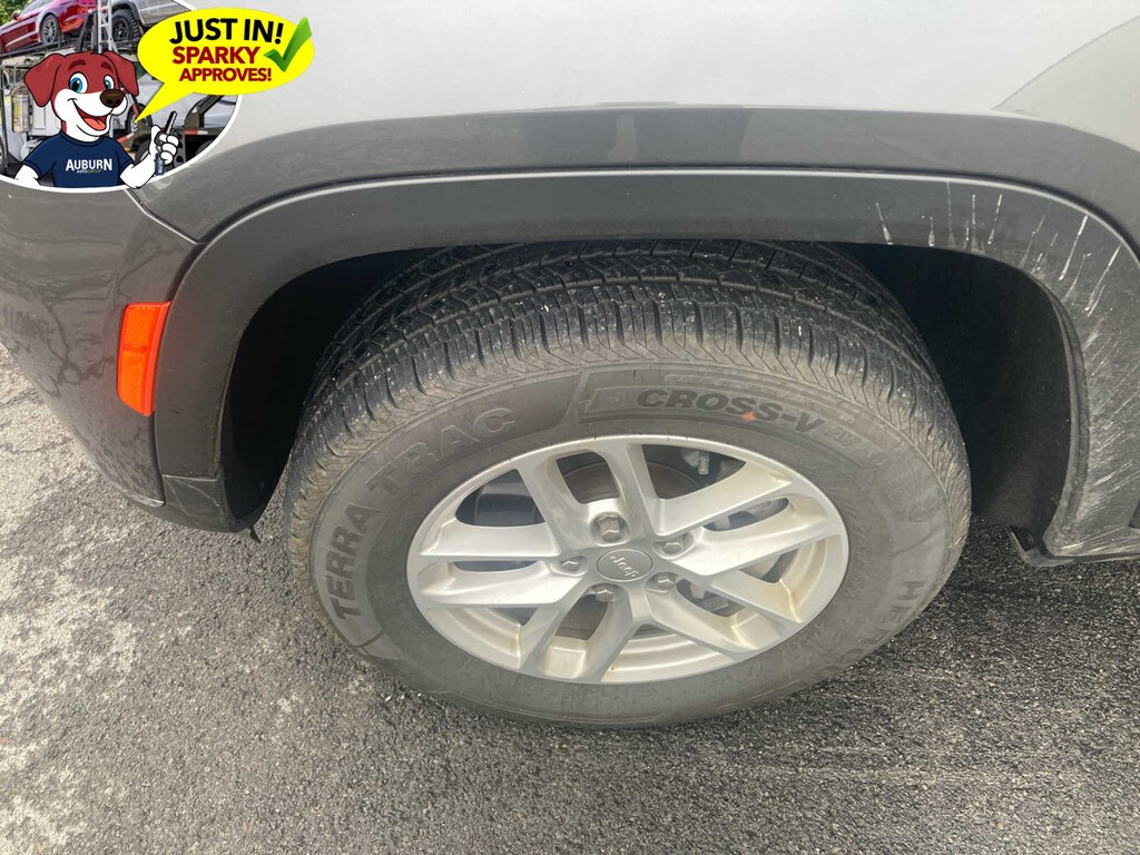 Used 2023 Jeep Grand Cherokee L Laredo