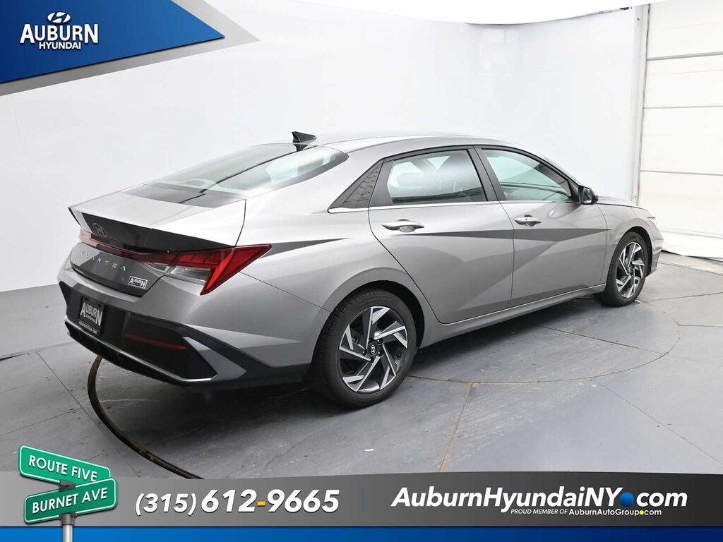 Used 2024 Hyundai Elantra SEL IVT