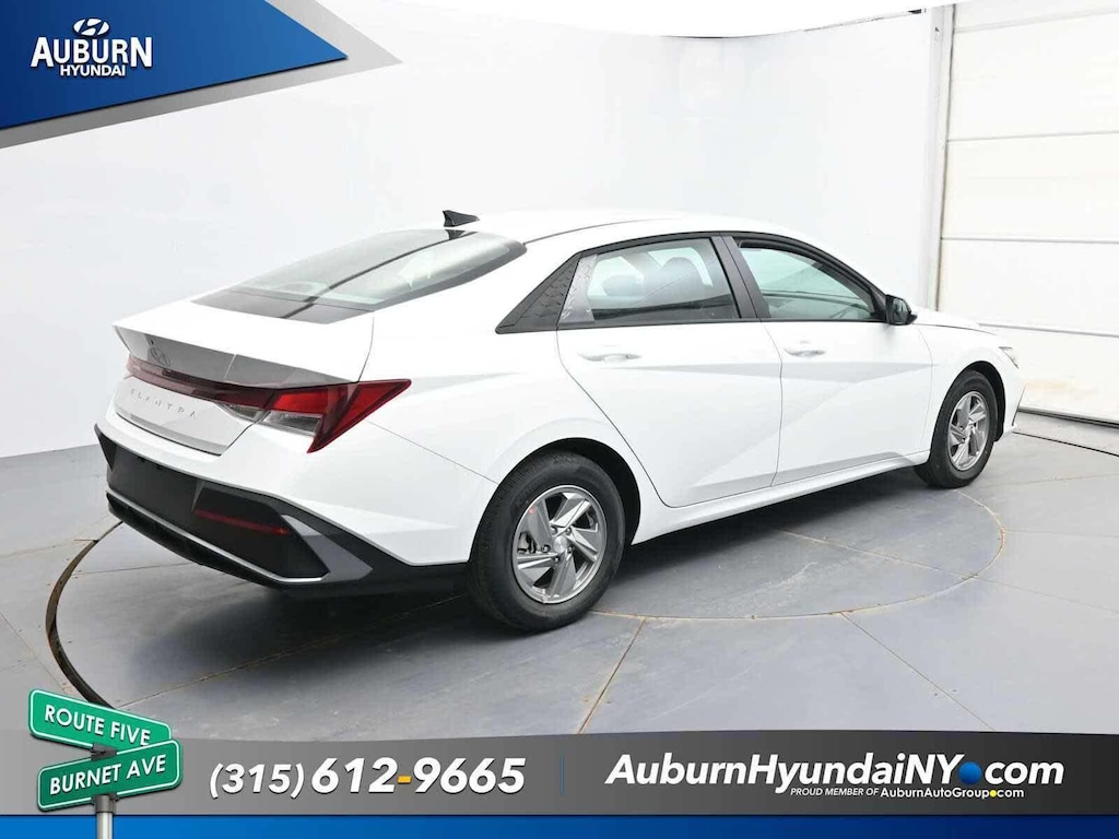 New 2026 Hyundai Elantra SE Sedan