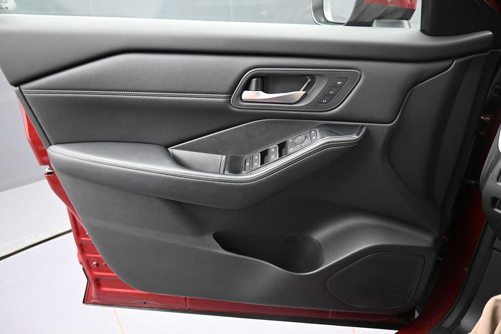 2024 Nissan Rogue SL - Photo 11