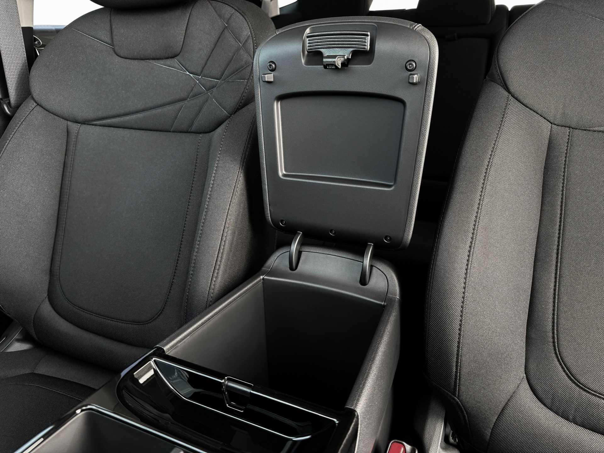 2025 Hyundai Tucson SEL - Photo 17