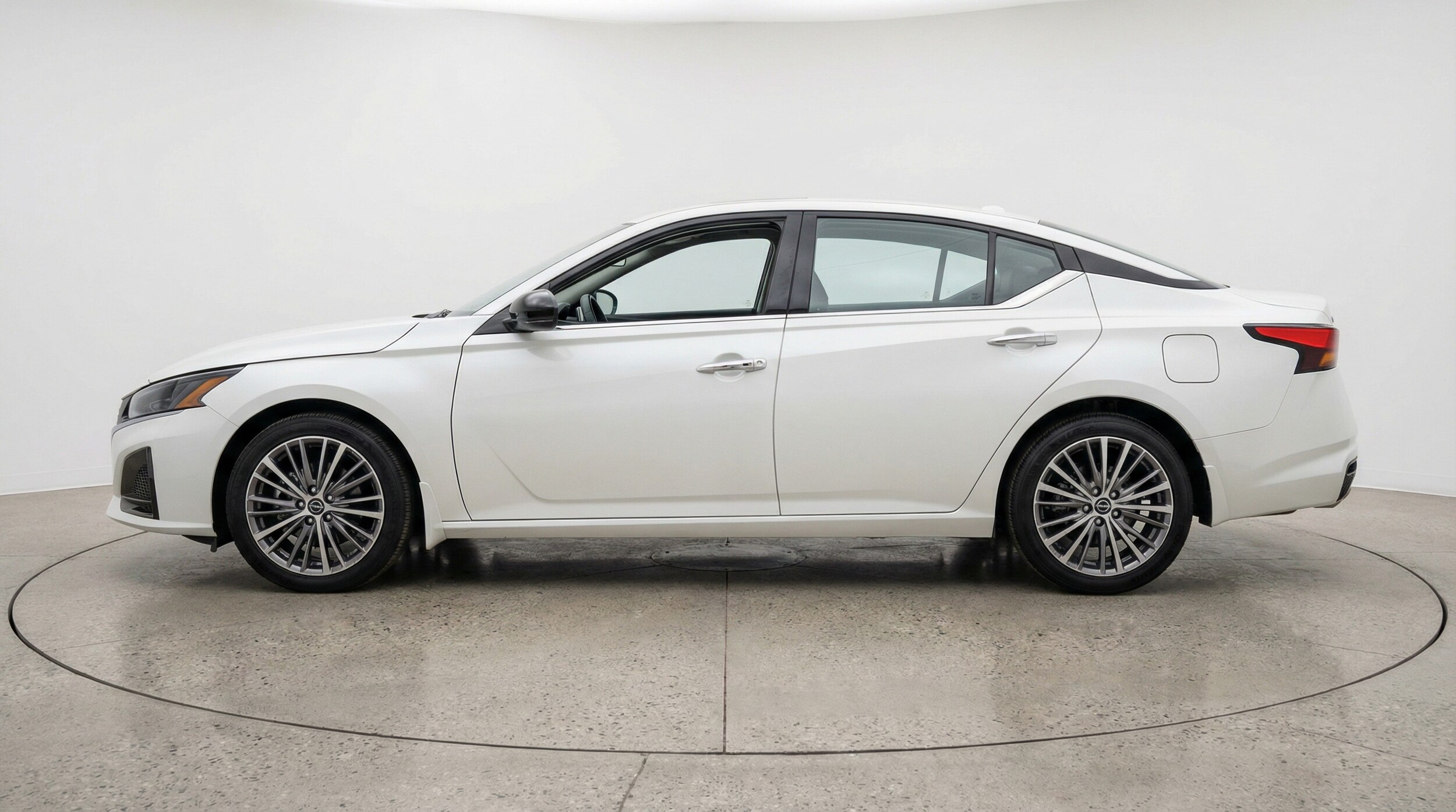 Thumbnail: 2025 Nissan Altima - 4