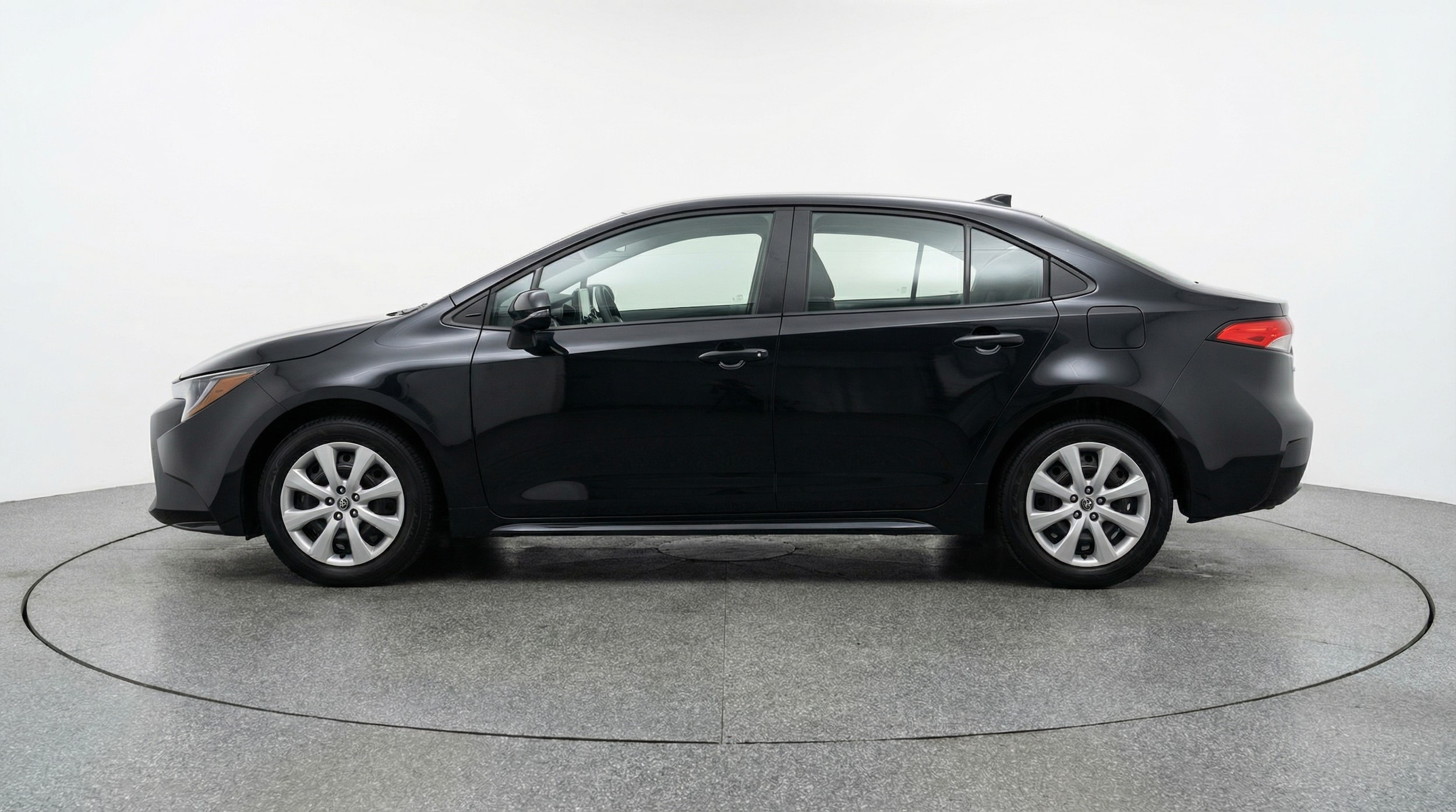 Thumbnail: 2025 Toyota Corolla - 4