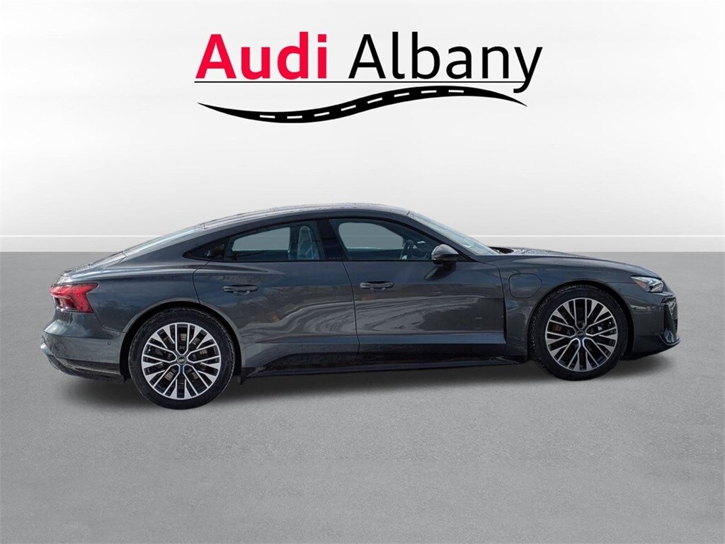 2025 Audi e-tron GT Premium Plus photo 3