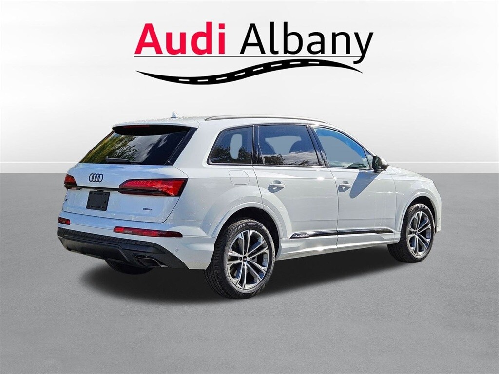 New 2026 Audi Q7 45 Premium SUV