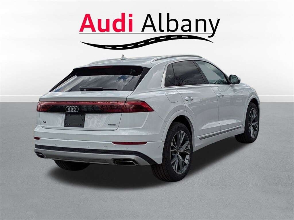 2025 Audi Q8 55 Premium Plus photo 4
