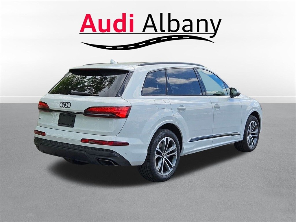 2025 Audi Q7 45 Premium Plus photo 4