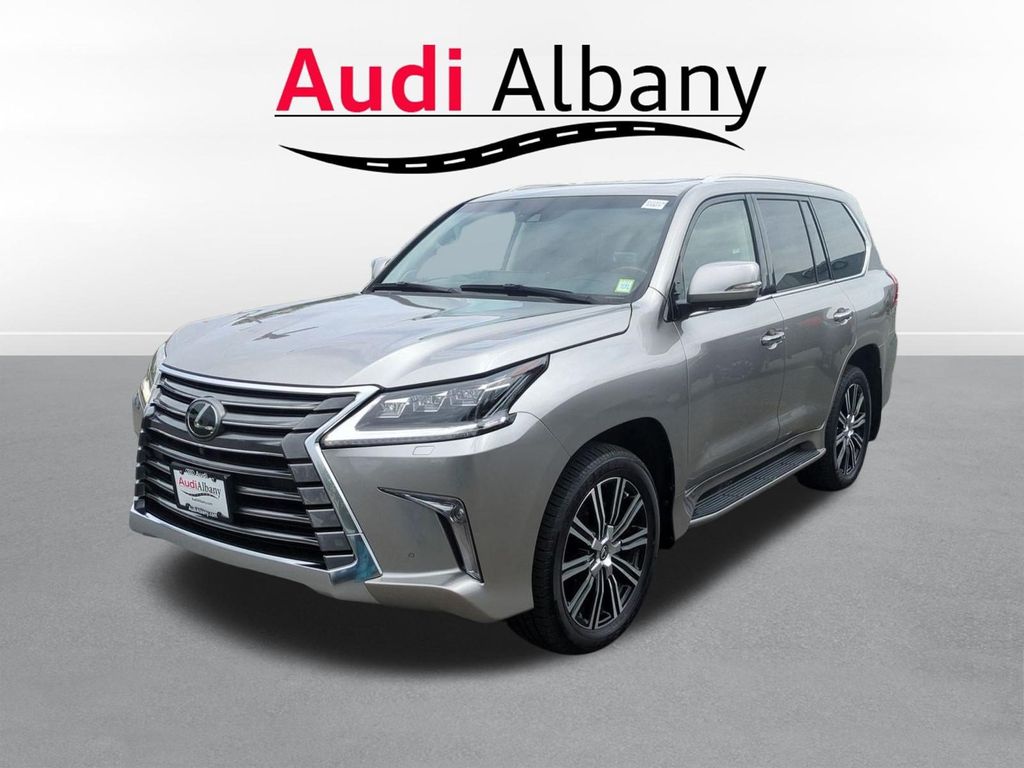 2021 Lexus LX 570 - Photo 8