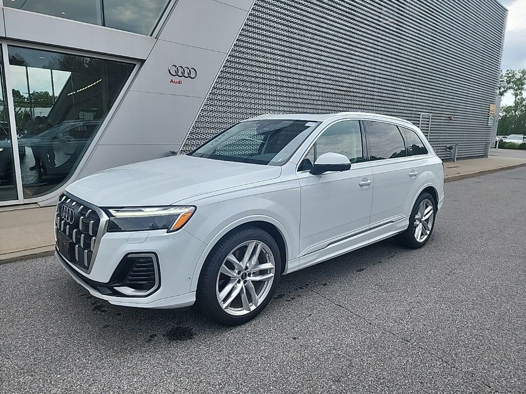 Certified 2025 Audi Q7 55 Premium Plus SUV
