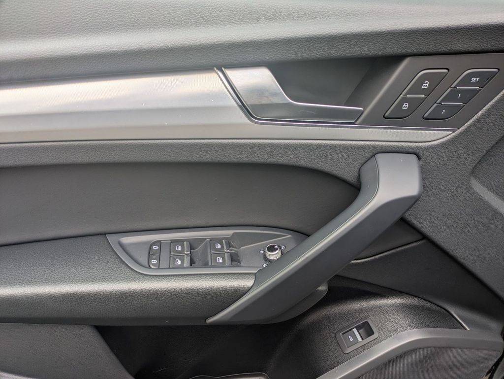 2025 Audi Q5 Premium - Photo 7