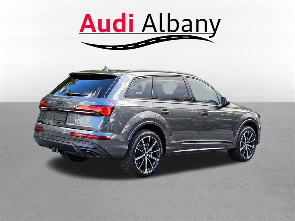 New 2026 Audi Q7 45 Premium SUV