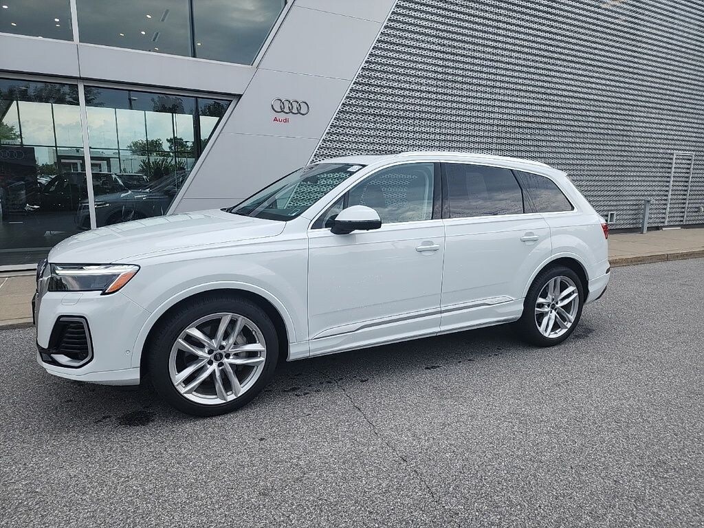Certified 2025 Audi Q7 55 Premium Plus SUV