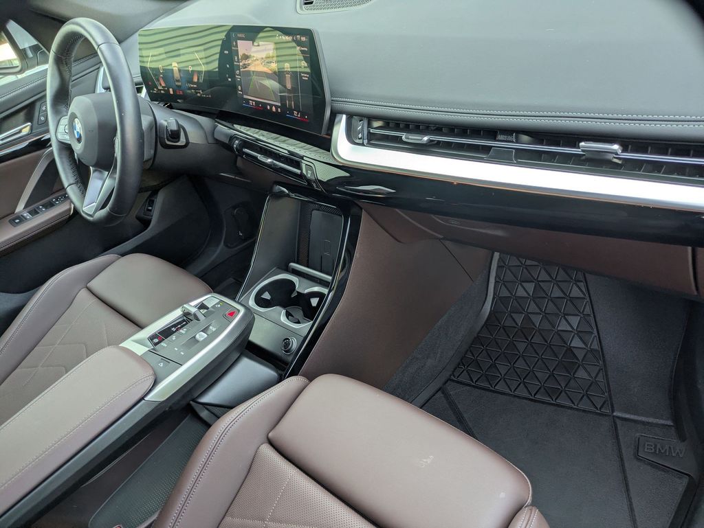 2025 BMW X1 28i - Photo 24