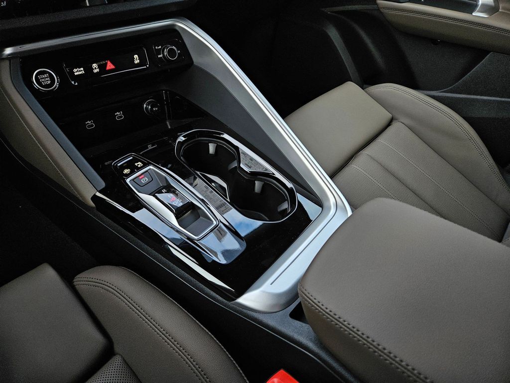 2025 Audi Q5 Premium Plus - Photo 14