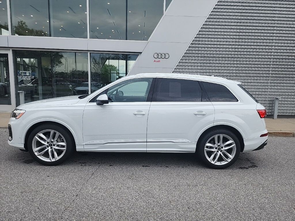 Certified 2025 Audi Q7 55 Premium Plus SUV