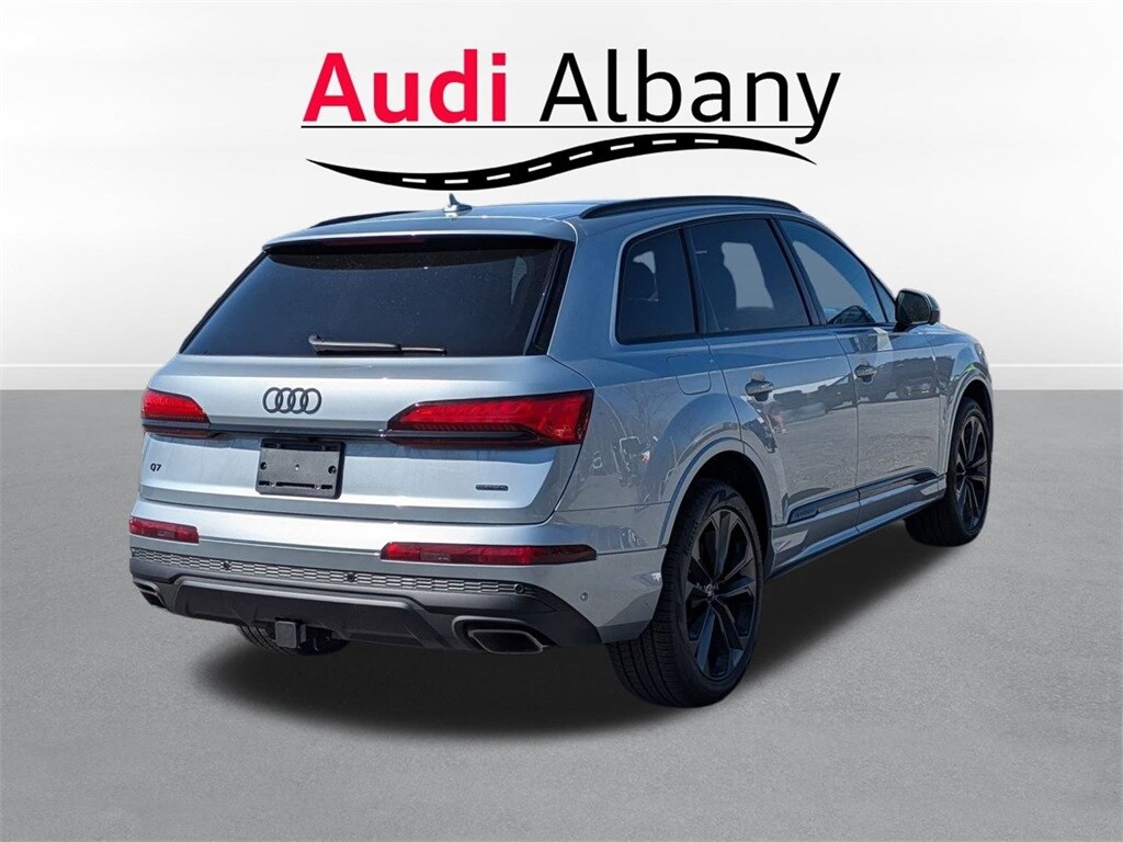 2025 Audi Q7 55 Premium Plus photo 4