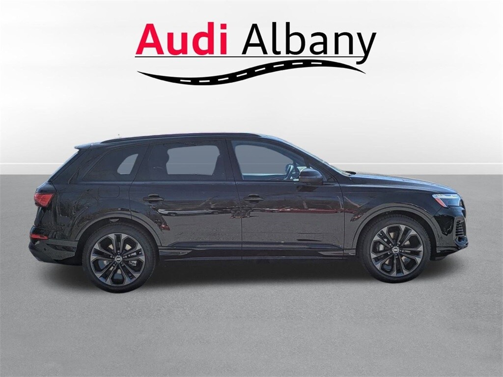 2025 Audi Q7 55 Prestige photo 3