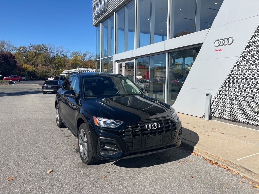 Used 2025 Audi Q5 40 Premium SUV