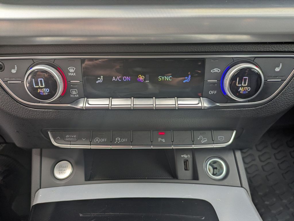 2025 Audi Q5 Premium - Photo 14