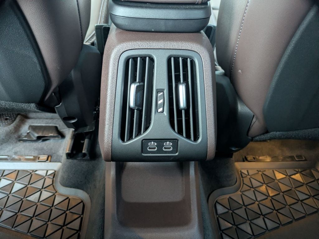 2025 BMW X1 28i - Photo 19