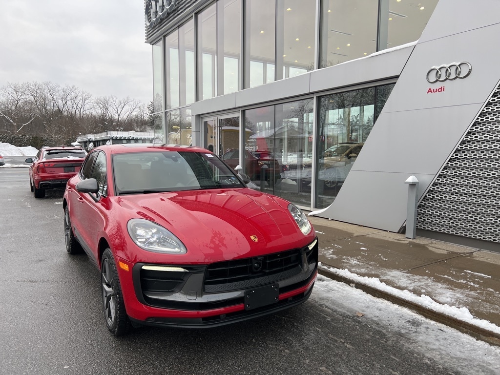 2025 Porsche Macan T's photo
