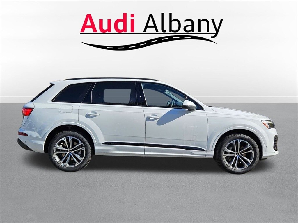 New 2026 Audi Q7 45 Premium SUV
