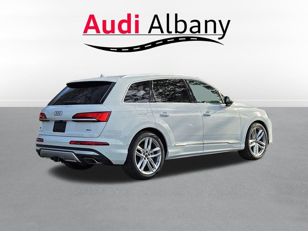 New 2025 Audi Q7 55 Premium Plus SUV