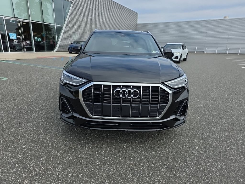 2025 Audi Q3 S line Premium Plus photo 2