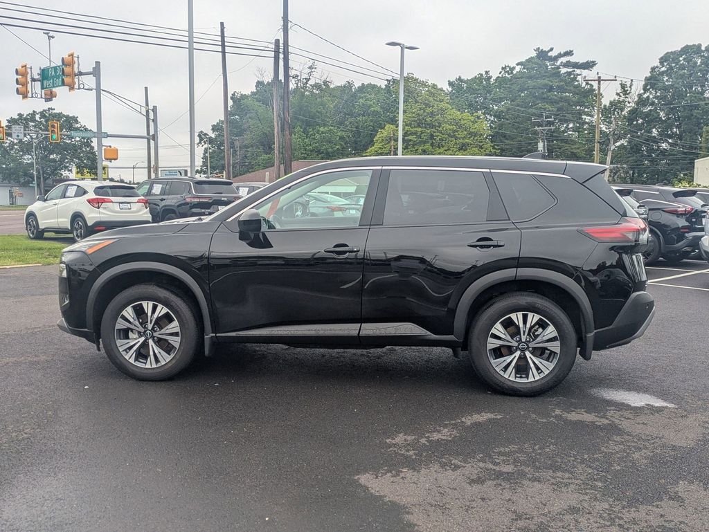 2023 Nissan Rogue SV photo 2