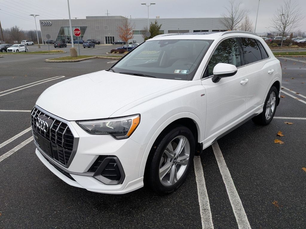 2020 Audi Q3 Premium S line photo 3