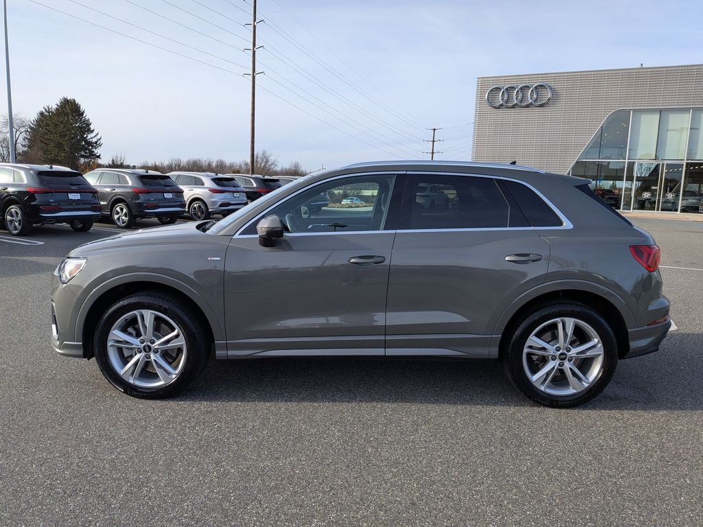 2023 Audi Q3 Premium Plus S line photo 4