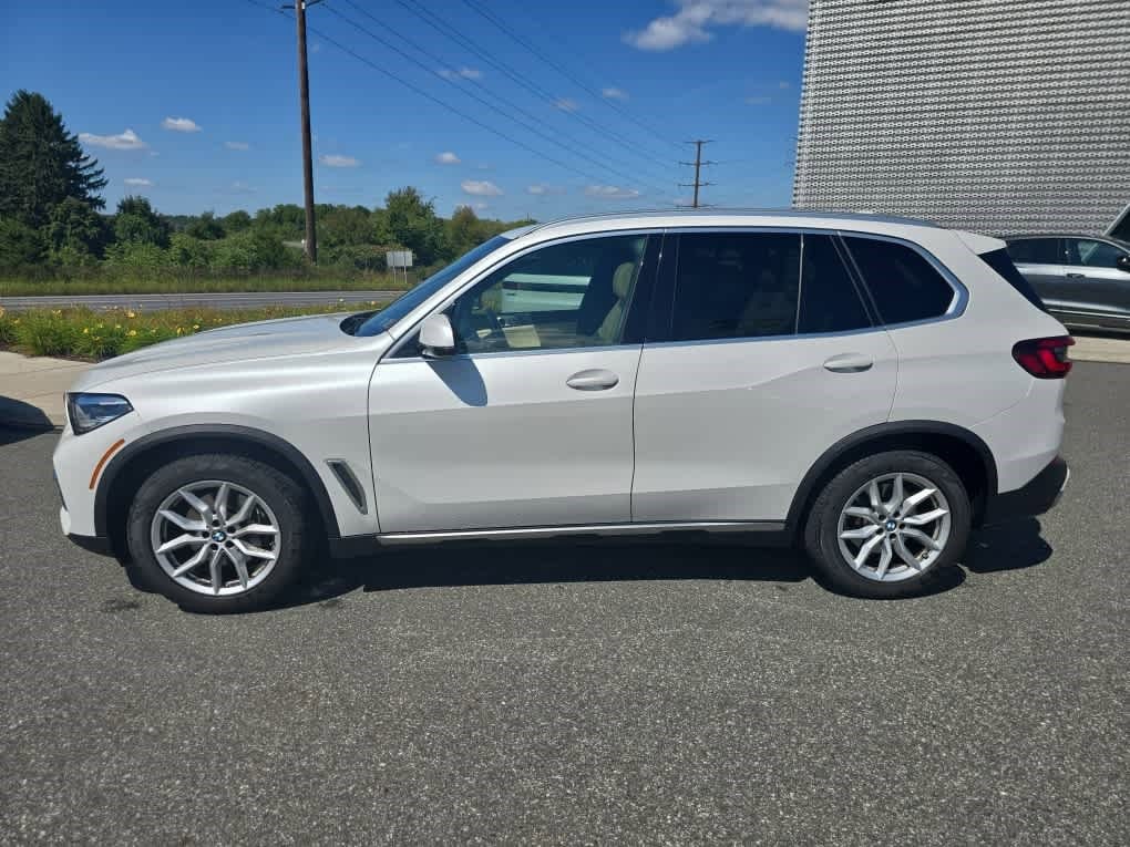 Used 2022 BMW X5 40i with VIN 5UXCR6C09N9K63574 for sale in Allentown, PA