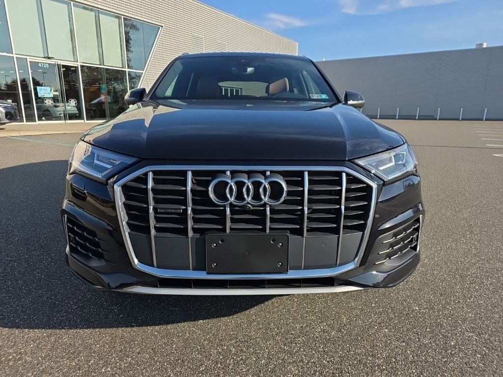 2021 Audi Q7 45 Premium Plus photo 2