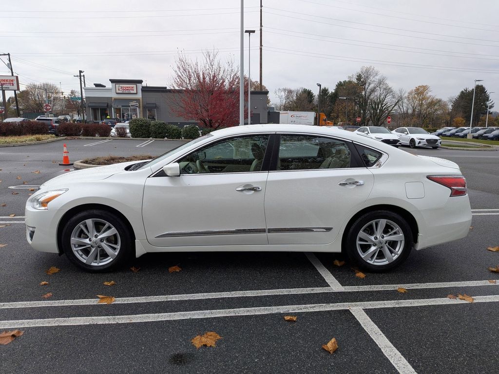 2015 Nissan Altima 2.5 SV photo 4