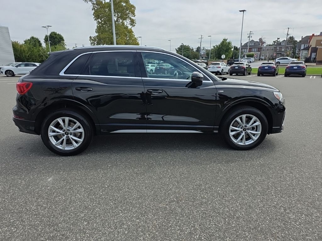 2025 Audi Q3 S line Premium Plus photo 3