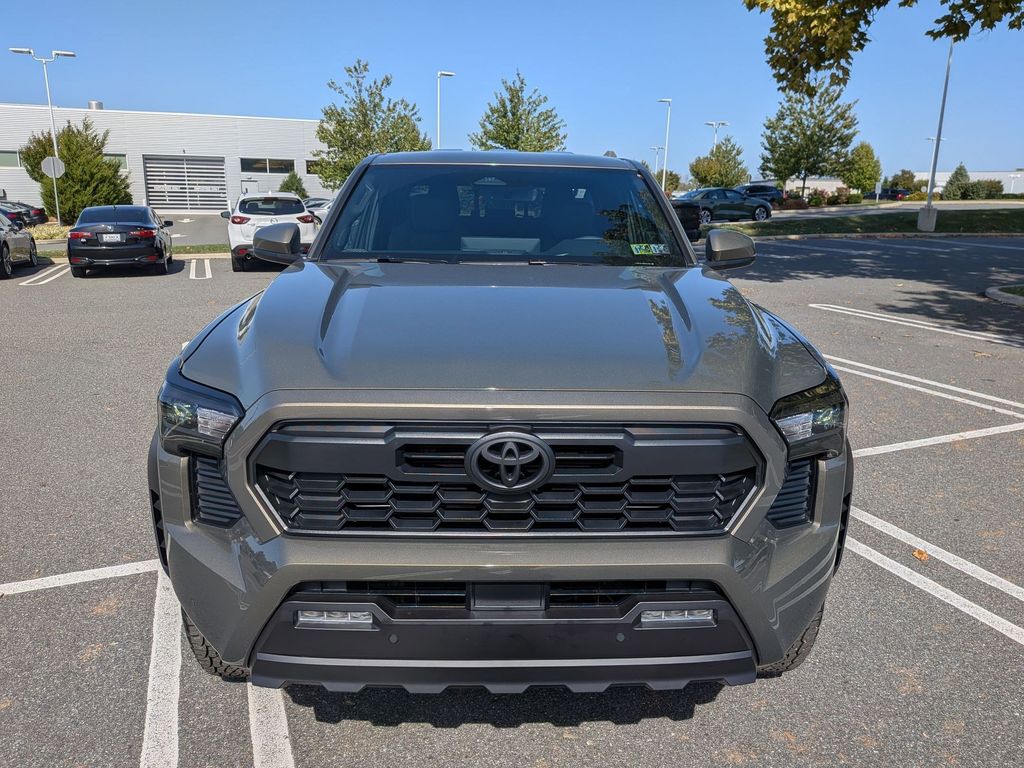 2025 Toyota Tacoma TRD Off-Road photo 2
