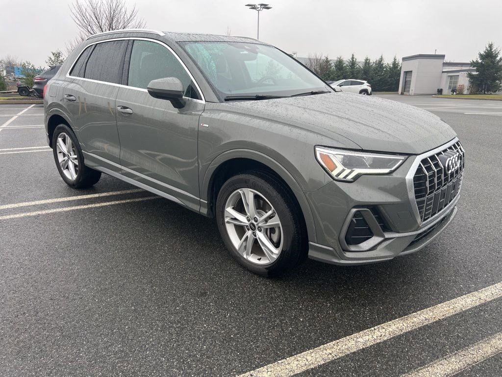 2023 Audi Q3 Premium Plus S line photo 3