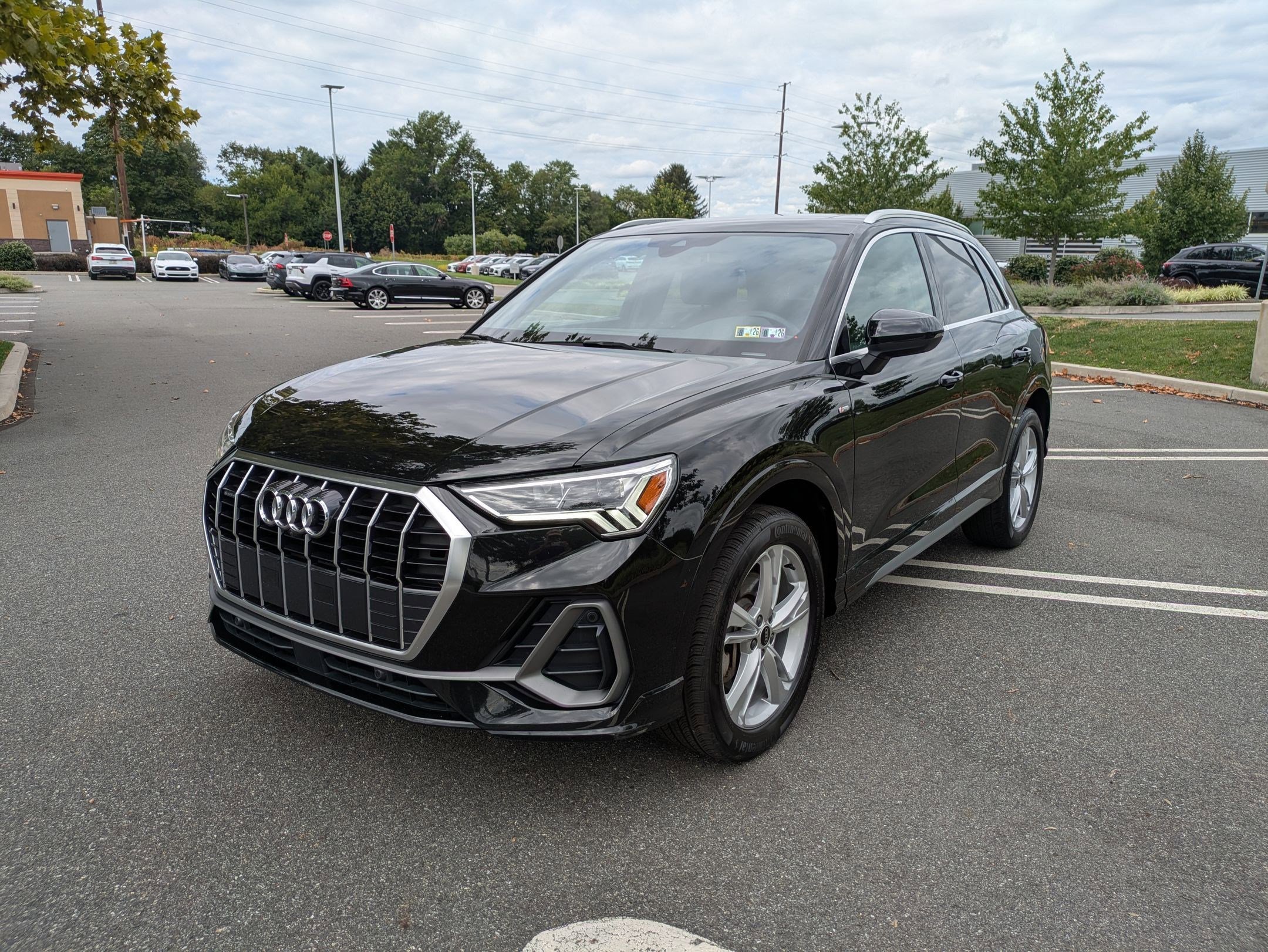 2022 Audi Q3 S line Premium Plus photo 3