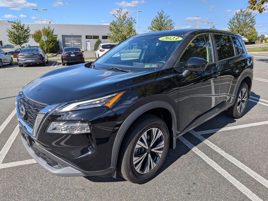 2023 Nissan Rogue SV photo 3