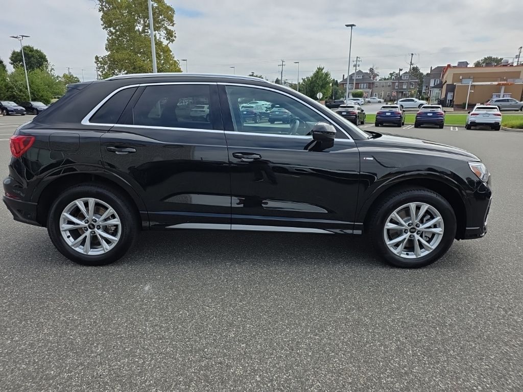 2025 Audi Q3 S line Premium Plus photo 4