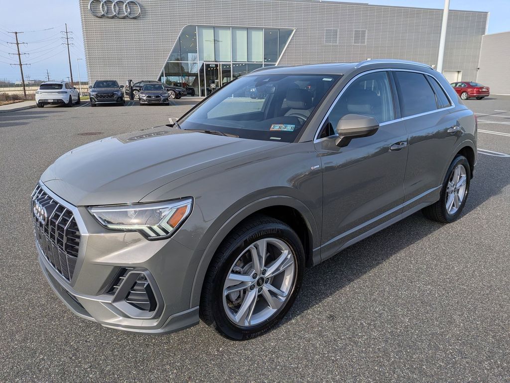 2023 Audi Q3 Premium Plus S line photo 3