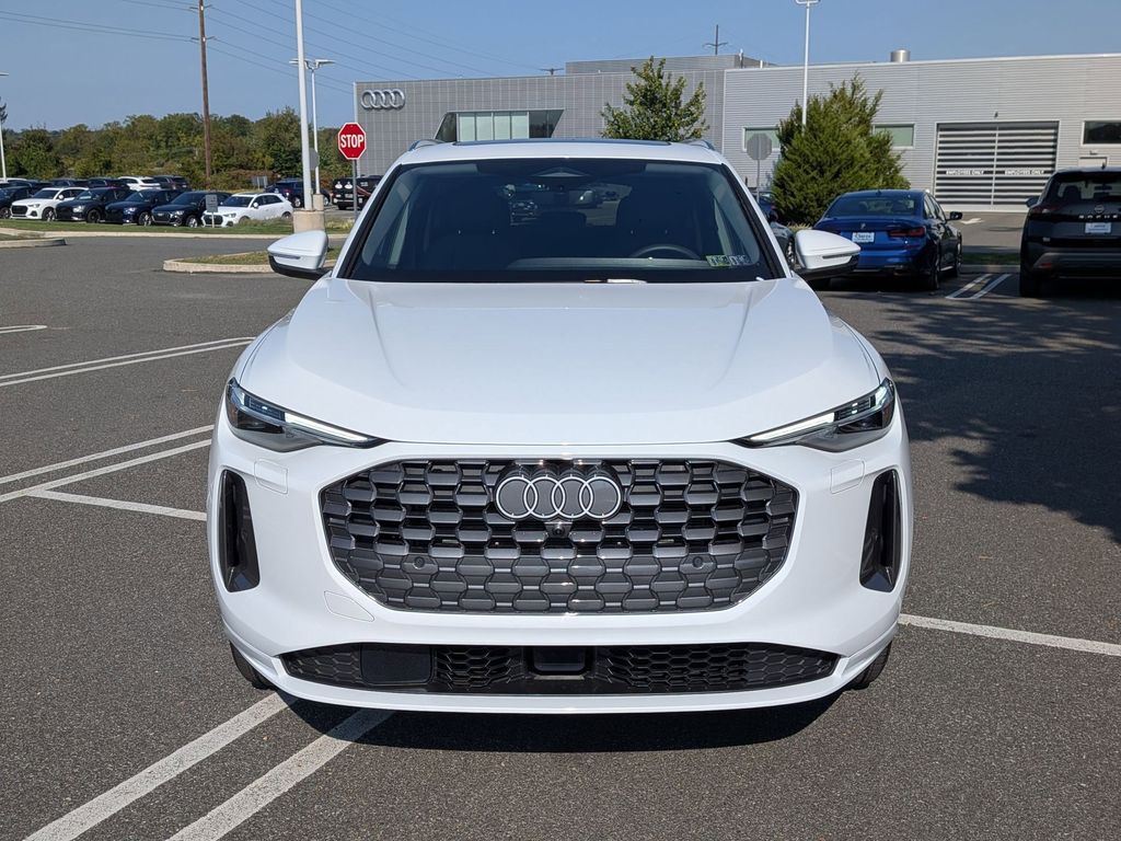 2025 Audi Q5 2.0T Premium Plus photo 2